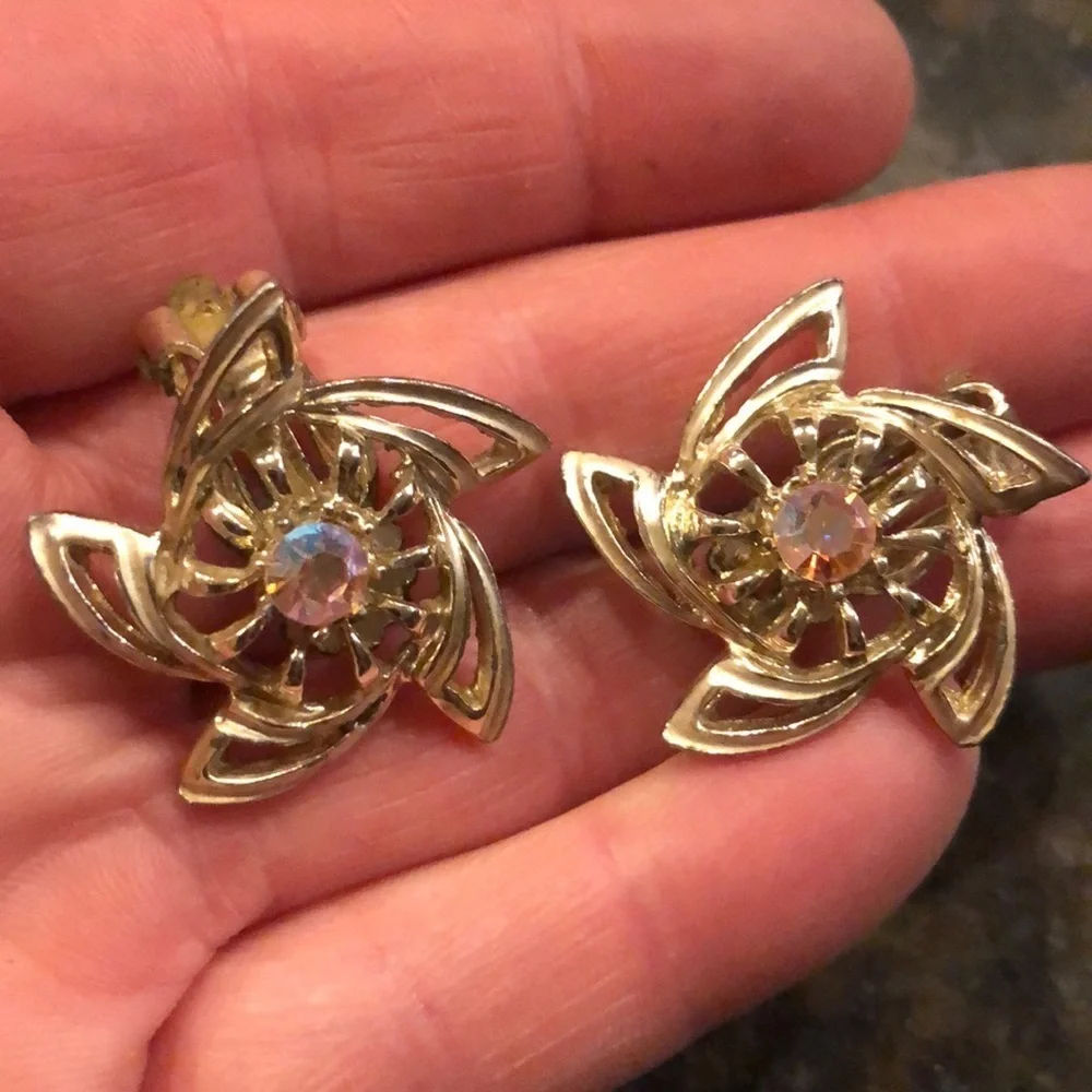 Vintage Clip Earrings Flower Star